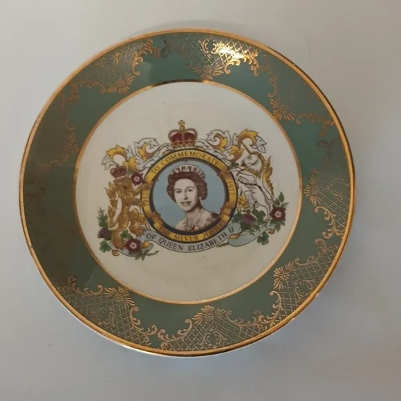 Weatherly Hanley Queen Elizabeth silver jubilee plate - Picture 1 of 3